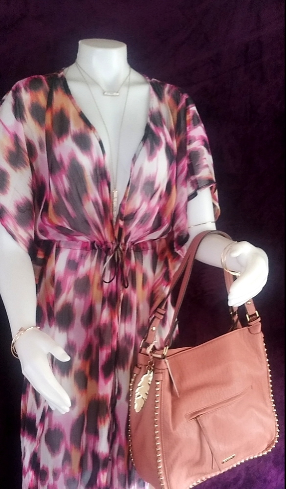 TOTE BAG👜 ***NEW Black or Pink🎀